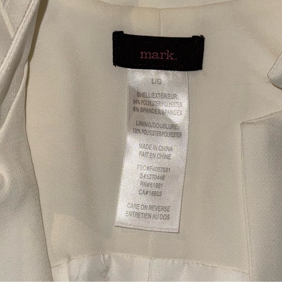 Mark. Elegant White Sleeveless Coat - Picture 4 of 6